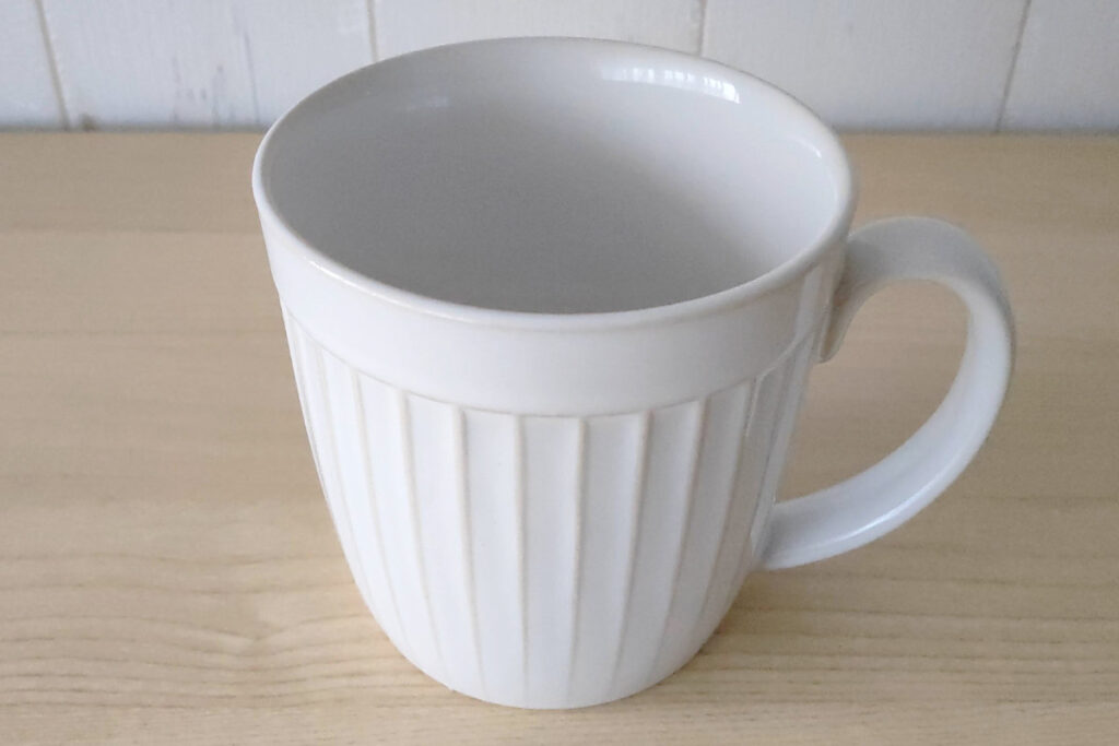 アンティークなコーヒーカップ（白）